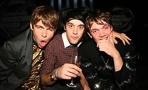 Klaxons �������� � ���������� ����� �1 MAXIMUM