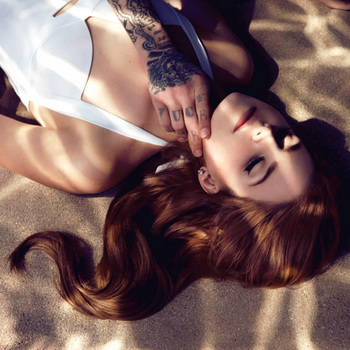 Lana Del Rey ���������� ���������� ����� �������� Mulberry