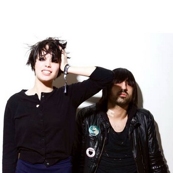 Crystal Castles �������� � ���� �������