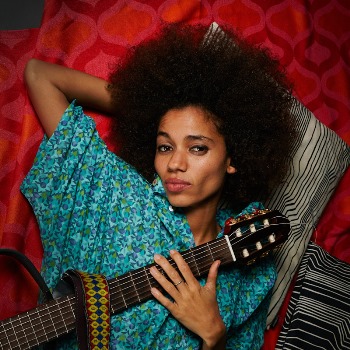 Nneka ���������� � ������ ����� ������  My Fairy Tales 